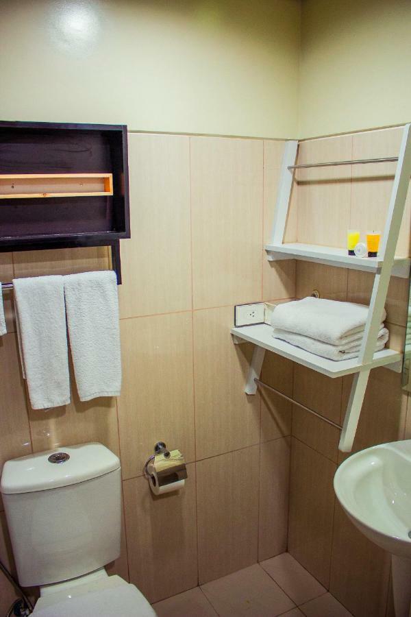 Usp Suites At Shell Residences Pasay Kültér fotó